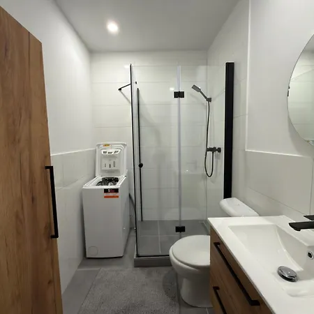 شقة Cozy Near Center With Easy Transport Access براتسيلافا