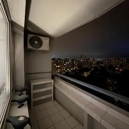 Appartement Cozy Near Center With Easy Transport Access