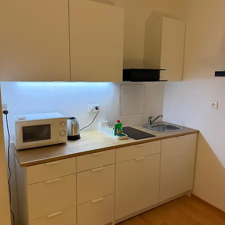 Daire Cozy Near Center With Easy Transport Access Bratislava